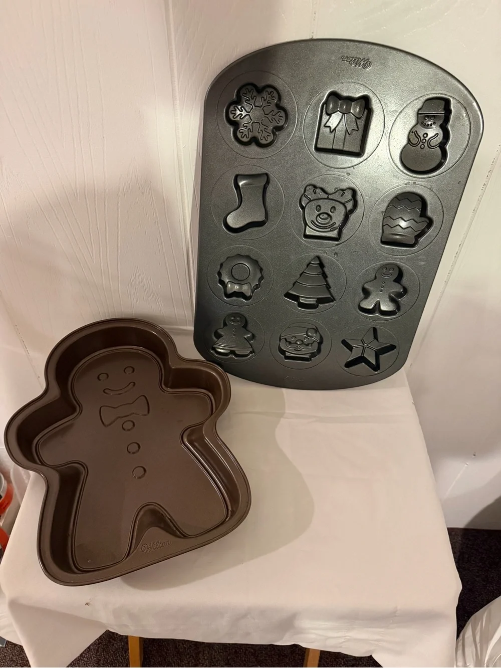 Gingerbread Man & Holiday Mini Mold Baking Pans